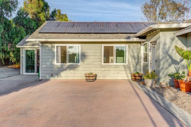 Building Photo - 290 Elvado Way