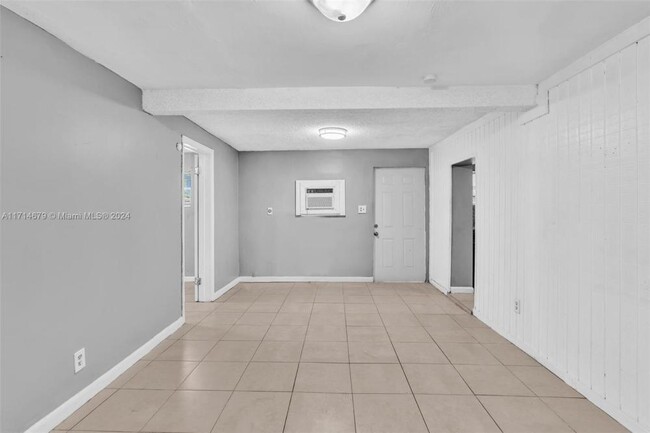 Building Photo - 2 bedroom in Hollywood FL 33020