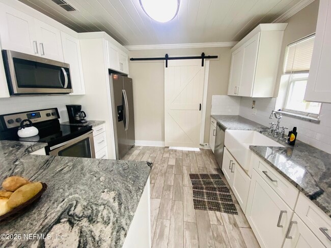 Building Photo - 4808 Lawnview St