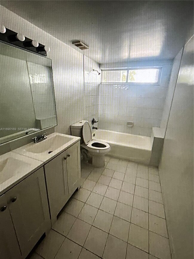 Building Photo - 201 NW 7th St