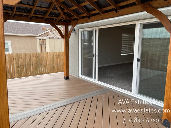 Building Photo - 2403 Sunrise Ln