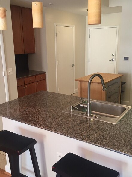 Kitchen - 400 Massachusetts Ave NW