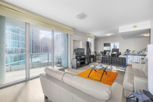 Building Photo - 900 Biscayne Blvd