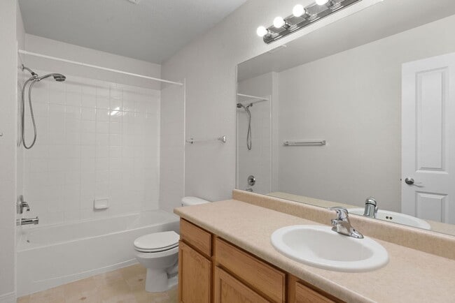 Building Photo - Spacious 2 Bedroom, 2.5 Bath Townhome in Desirable South Fort Collins