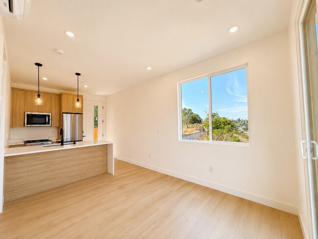 Building Photo - 3873 Boren St