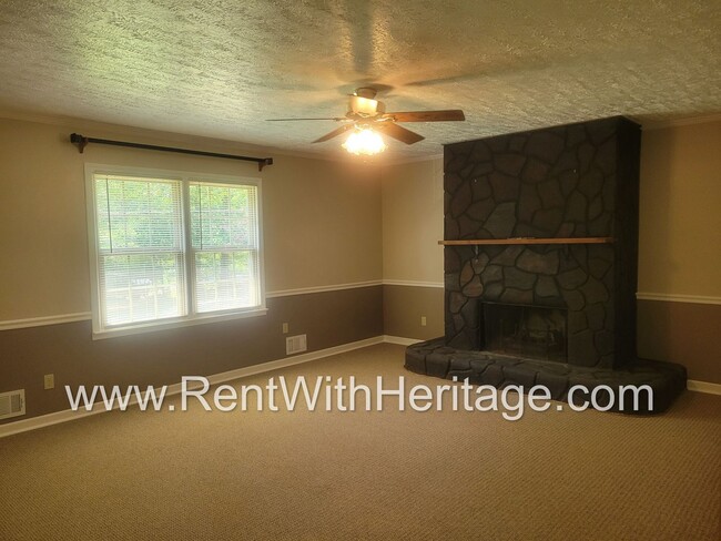 Building Photo - Gorgeous 3bd/2bath Brick Home/ Attention To Detail/ Upgrades Galore/ Great Location