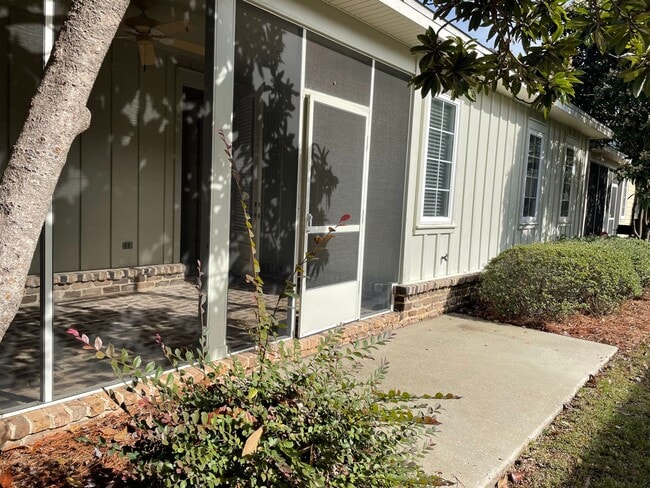 Building Photo - Great 3 Bedroom home - Coming from March 20th