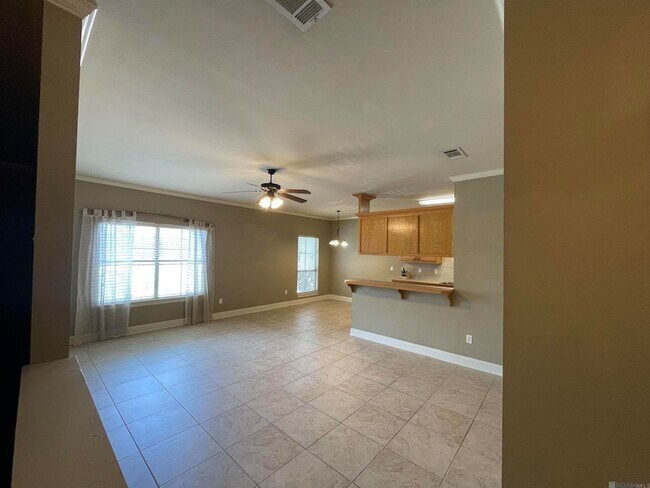 Building Photo - 828 Meadow Bend Dr