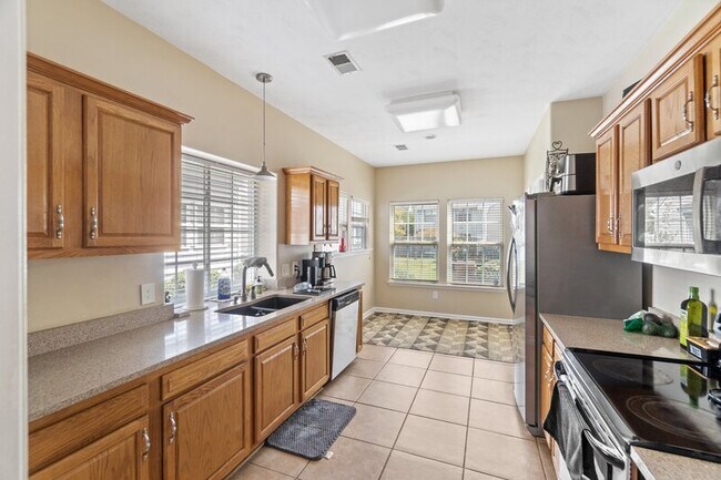 Building Photo - 1540 Coolspring Way