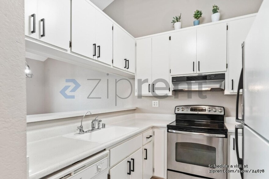 Building Photo - 374 Coyote Creek Cir