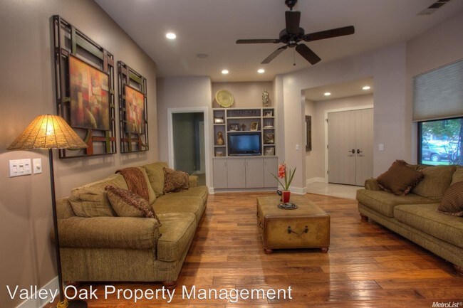 Building Photo - 115 Park Ave