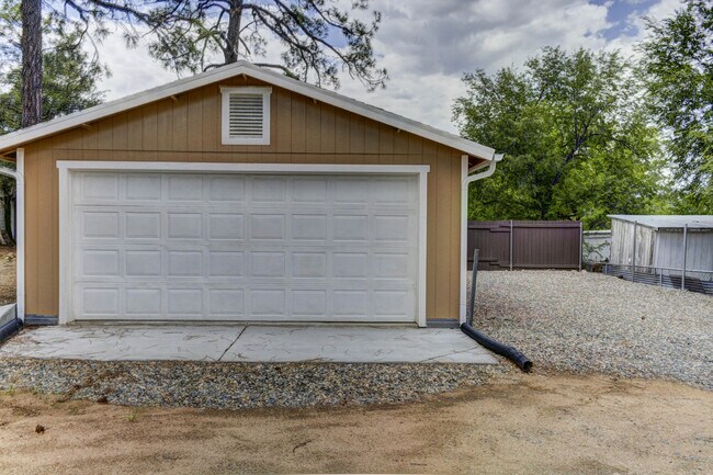 Building Photo - Home for Rent in Prescott!  - Alley Parking