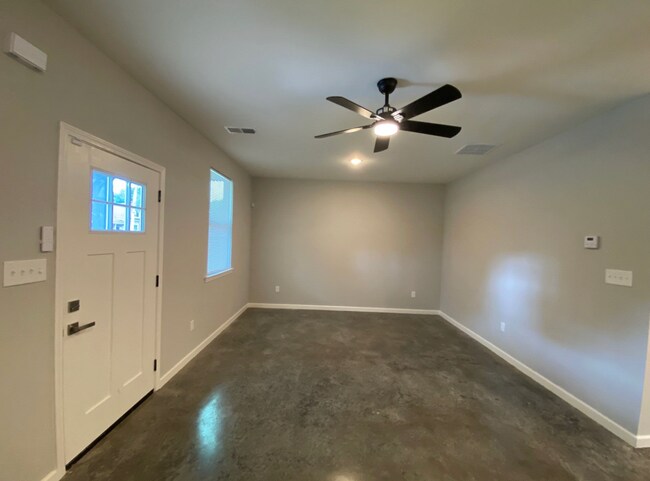 Building Photo - 903 Orphanage Ave