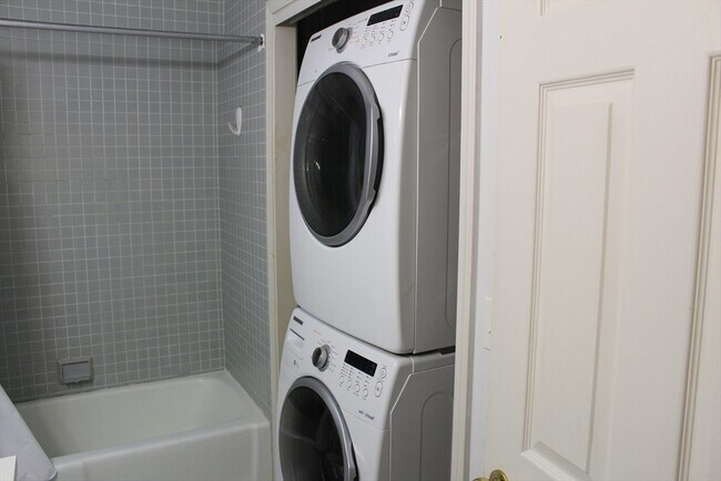 Building Photo - 500 Washington St