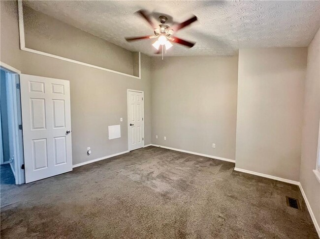 Building Photo - 1502 Queen Anne Ct