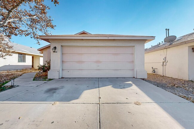 7/Bar COORS 3 Bedroom 2 Bath with garage - 7/Bar COORS 3 Bedroom  2 Bath  with garage