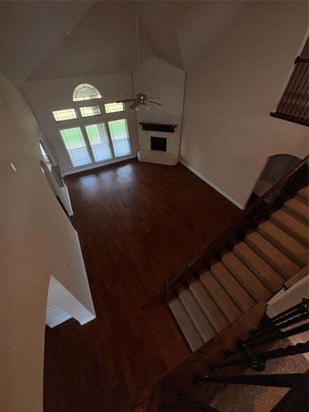 Building Photo - 1221 Hoyt Dr