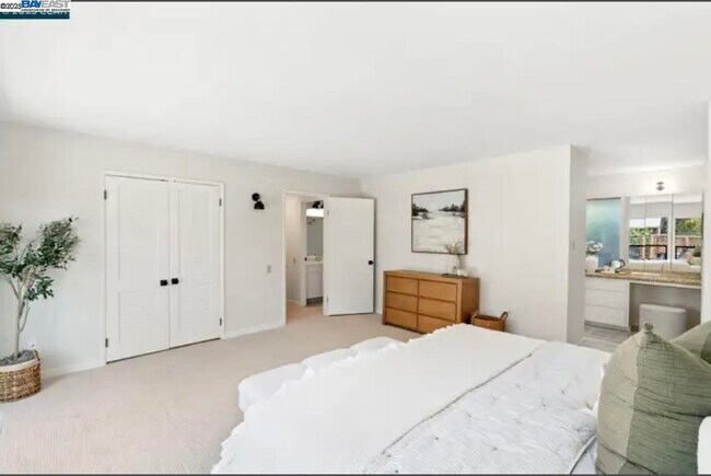 Building Photo - 131 Clover Hill Ct