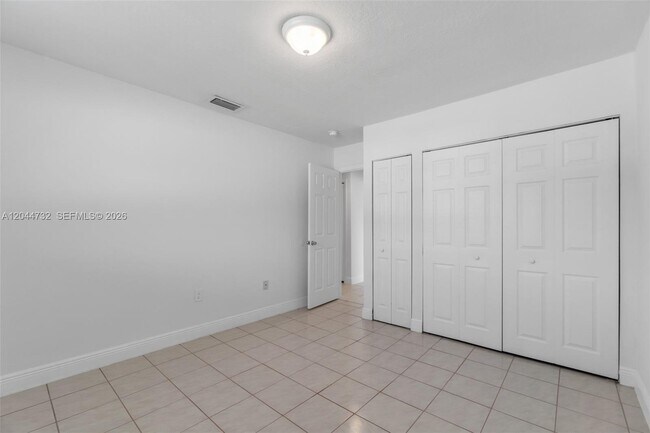 Building Photo - 7125 SW 93rd Ct