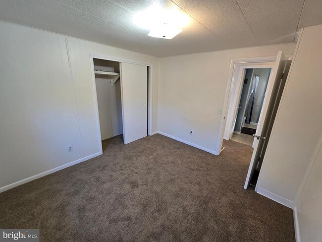 Building Photo - 1207 Deer Creek Church Rd