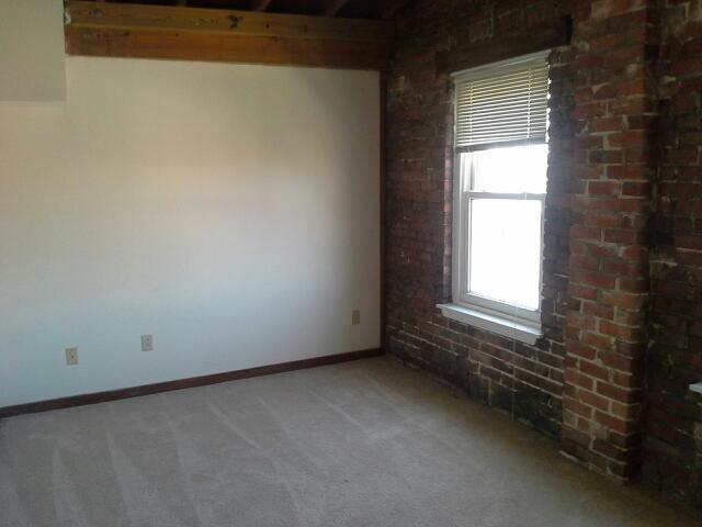 Building Photo - 603 E Colonial Ave