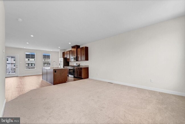 Building Photo - 66 SPYGLASS HILL Dr