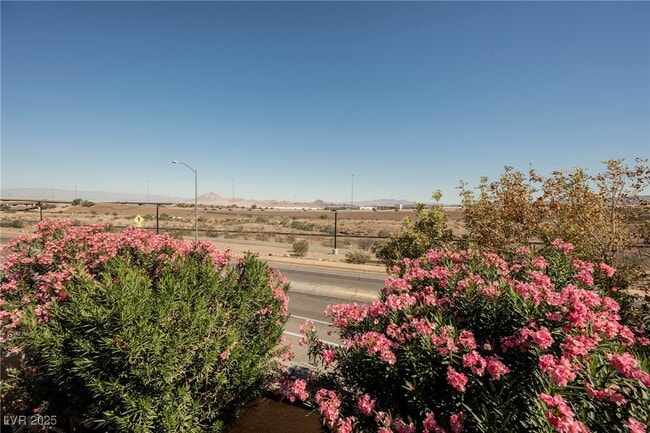 Building Photo - 138 Cam Capri