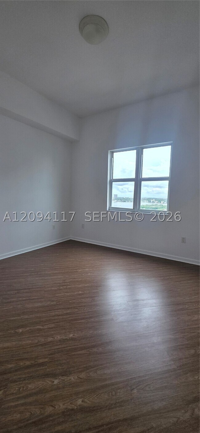 Building Photo - 7900 Harbor Island Dr