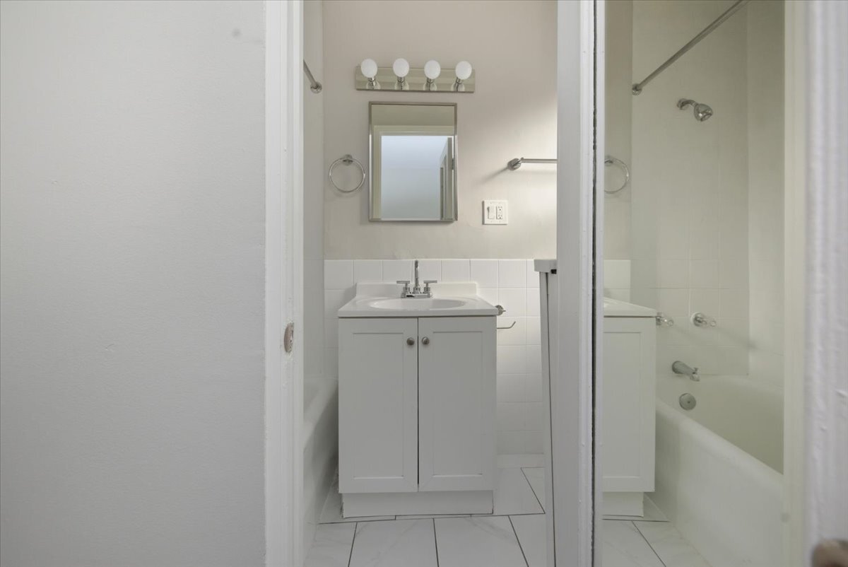 Building Photo - 1140 North LaSalle Dr.