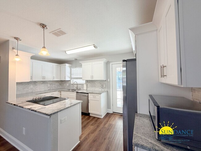 Building Photo - Upgraded 4BR Home with In-Ground Pool in Fort Walton Beach!