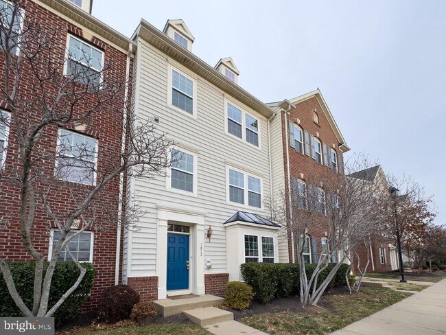 Building Photo - 7012 Trek Way