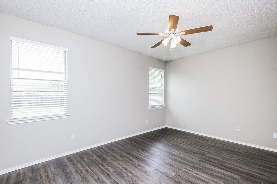 Building Photo - 6821 Prairie Hill Rd N