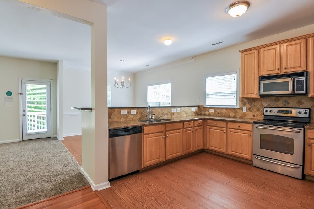 Building Photo - 180 Willowbrook Cir