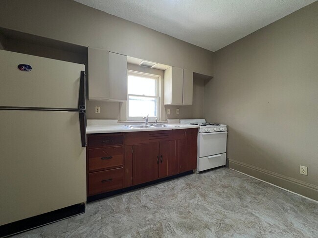 Building Photo - 919 3rd Ave N