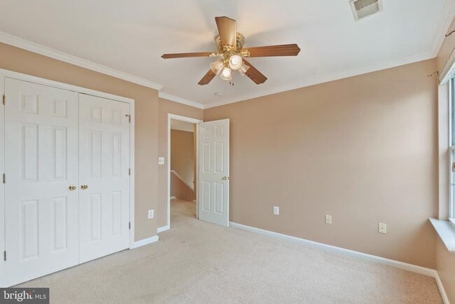 Building Photo - 641 Springhouse Square SE