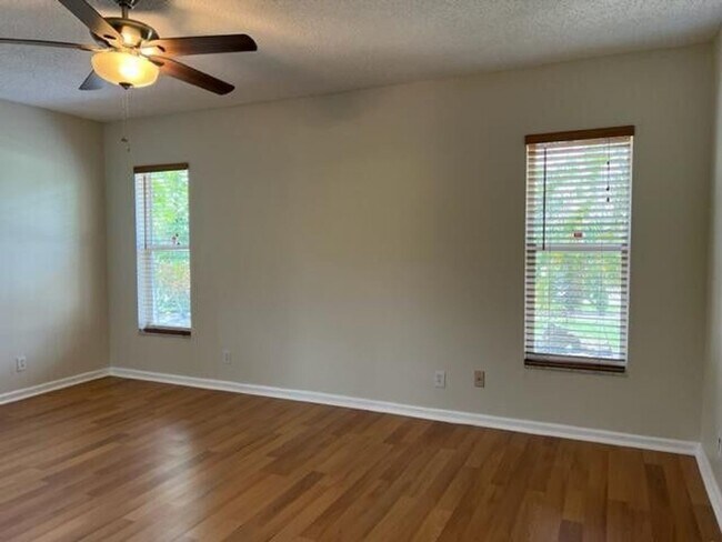 Building Photo - 2498 NW 25th St