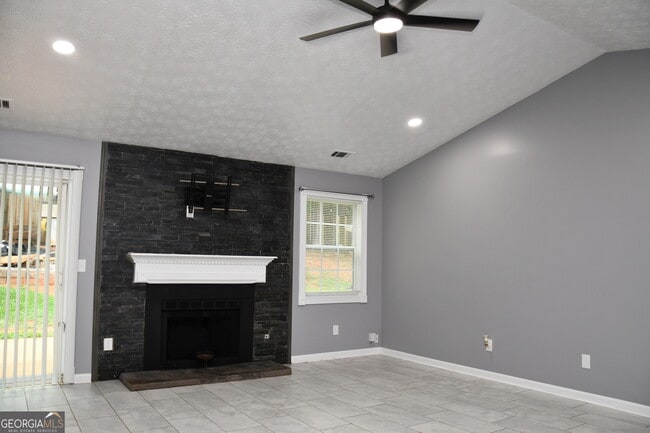 Building Photo - 5932 Homestead Cir