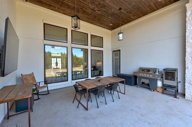 Building Photo - 117 Idle Spur