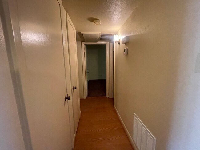 Building Photo - Move-In Ready and Waiting For You!