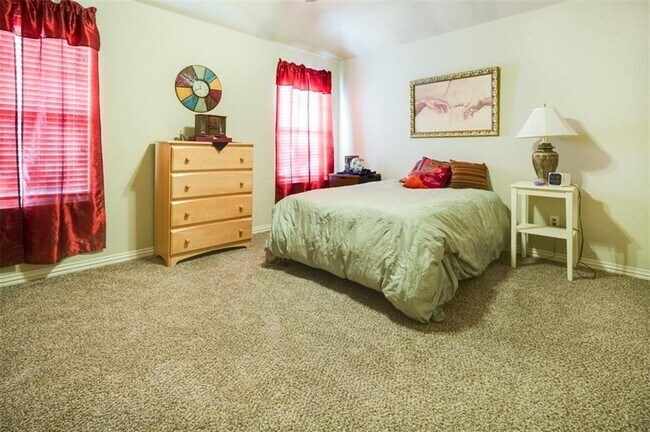 Building Photo - 4143 W Spring House Dr