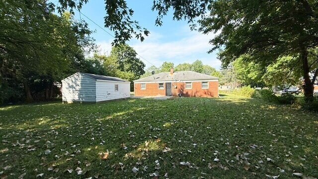 Building Photo - EAST - 3 BEDROOM/1.5 BATH RANCH HOME AVAILABLE NOW!