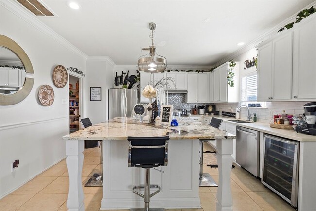 Building Photo - 6407 Hillock Ln