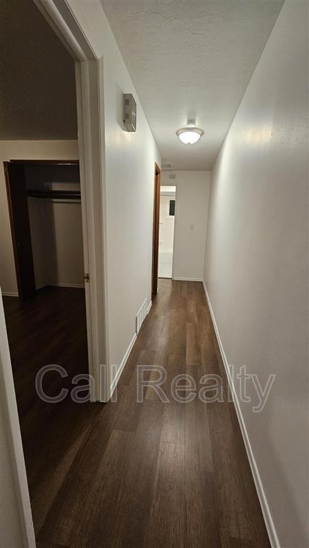 Building Photo - 1222 E Baldwin Ave