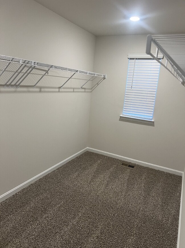 Building Photo - Wilderness Shores Dream Home - 4bd/2.5ba Single Family Home