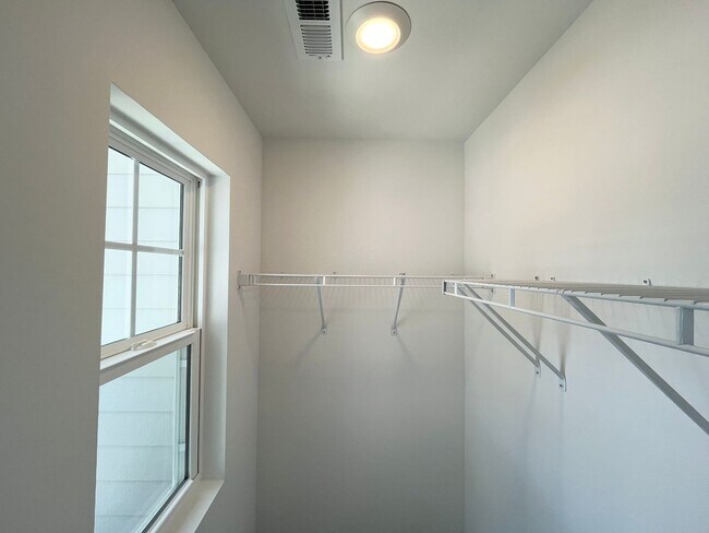 Building Photo - Newly Built 2BD, 2.5BA Apex Townhome in an HOA Community Near RDU Airport, RTP, and Fenton