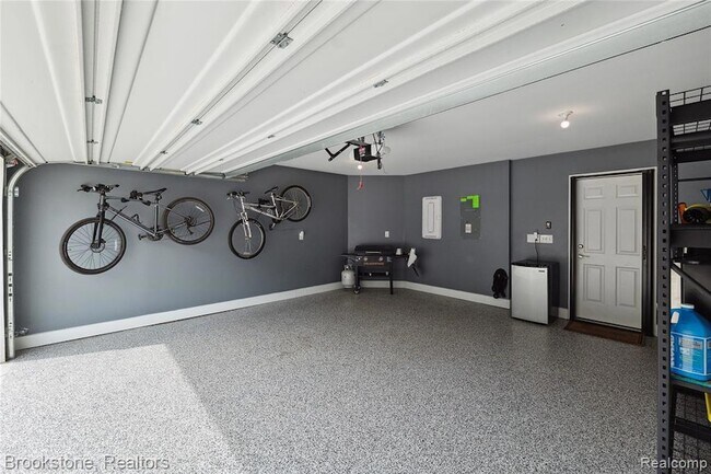 Building Photo - 765 Hummingbird Dr