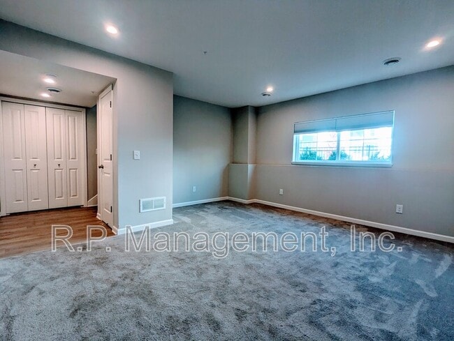 Building Photo - 2281 Polar Wy