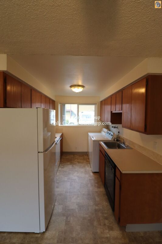 Building Photo - 581 Holmes Ln