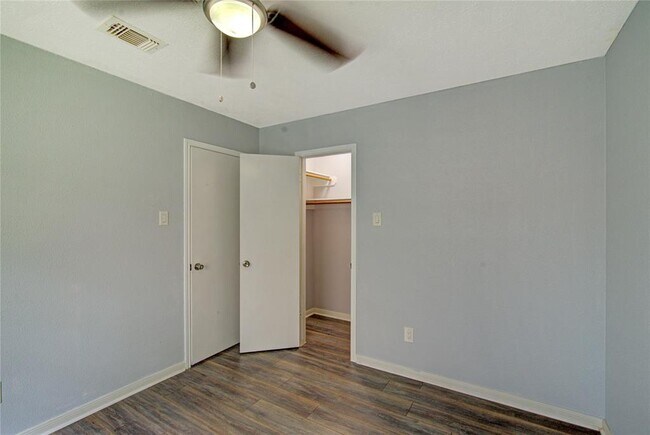 Building Photo - 16322 Chimneystone Dr