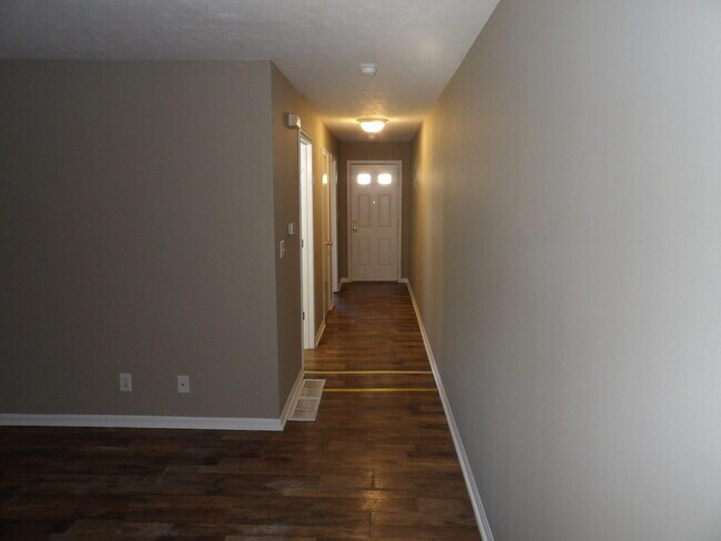 Building Photo - 75 Ashwood Ct
